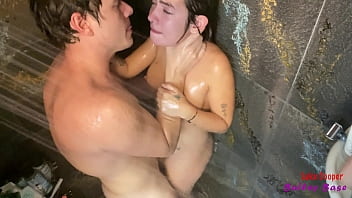Vídeo de mulher nua pornô dando no banho